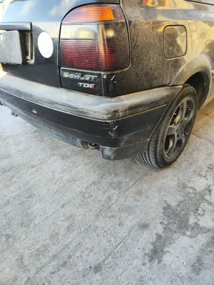 Foto de PARAGOLPES TRASERO VOLKSWAGEN GOLF III (1H1)(11.1991) 1.9 TDI (110 CV / 81 KW) referencia 1H6807417D foto 2