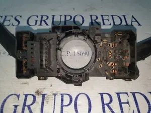 Foto de MANDO MULTIFUNCION VOLKSWAGEN GOLF IV VARIANT (1J5)(05.1999) referencia 4B0953503F foto 2