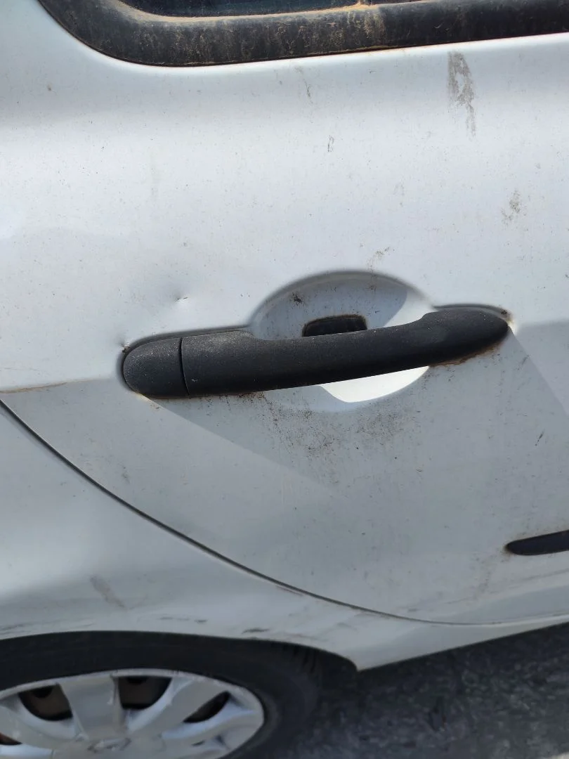Foto de MANETA EXTERIOR TRASERA DERECHA RENAULT CLIO III 1.2 16V (75 CV / 55 KW)