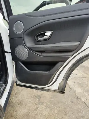 Foto de GUARNECIDO PUERTA TRASERA DERECHA LAND ROVER RANGE ROVER EVOQUE 2.0 Td4 CAT (150 CV / 110 KW) foto 1