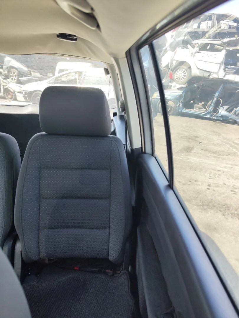 Foto de CINTURON SEGURIDAD TRASERO IZQUIERDO VOLKSWAGEN TOURAN (1T1) 1.9 TDI (105 CV / 77 KW)