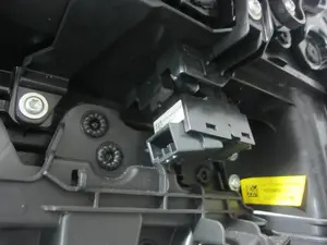 Foto de MANDO ELEVALUNAS TRASERO IZQUIERDO LAND ROVER RANGE ROVER EVOQUE 2.0 Td4 CAT (150 CV / 110 KW) referencia FK7214717AB foto 2