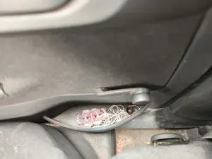 Foto de MANETA ELEVALUNAS TRASERA IZQUIERDA OPEL CORSA C 1.2 16V CAT (Z 12 XEP / LB4) (80 CV / 59 KW)
