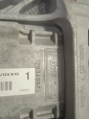 Foto de COLUMNA DIRECCION VOLVO XC60 3.0 Turbo CAT (305 CV / 224 KW) referencia 665681001F foto 4
