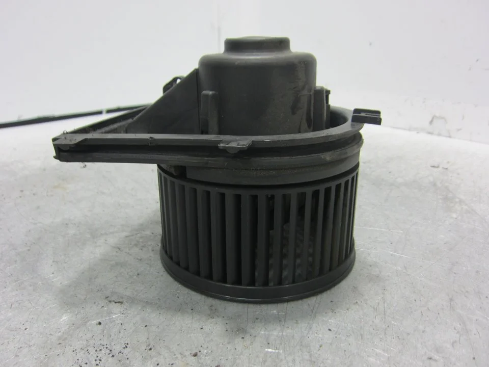 Foto de MOTOR CALEFACCION SEAT LEON (1M1) 1.8 20V (125 CV / 92 KW) referencia 1J1819021C