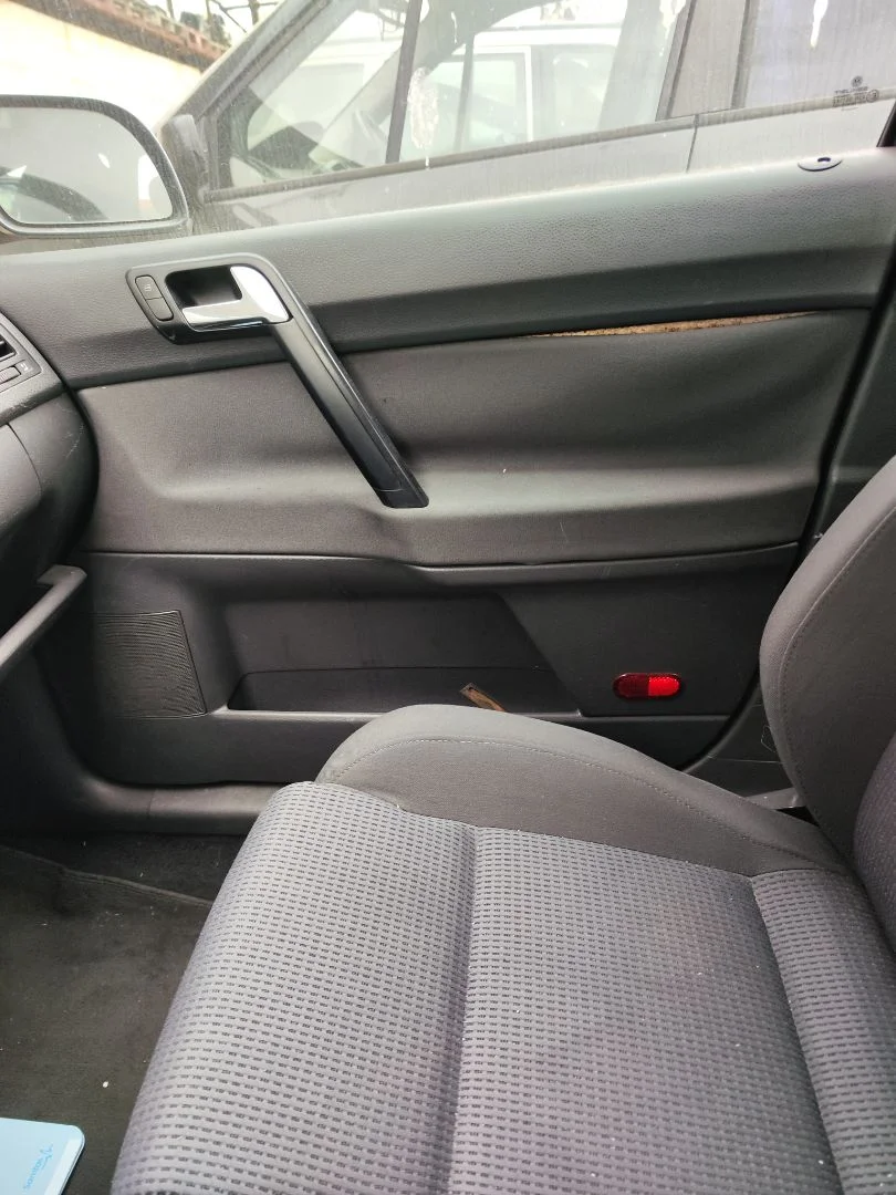 Foto de GUARNECIDO PUERTA DELANTERA DERECHA VOLKSWAGEN POLO IV (9N1) 1.4 16V (75 CV / 55 KW) referencia 6Q4867012GFFKZ