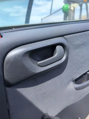 Foto de MANETA INTERIOR TRASERA DERECHA OPEL CORSA C 1.2 16V CAT (Z 12 XE / LW4) (75 CV / 55 KW) referencia 13122299