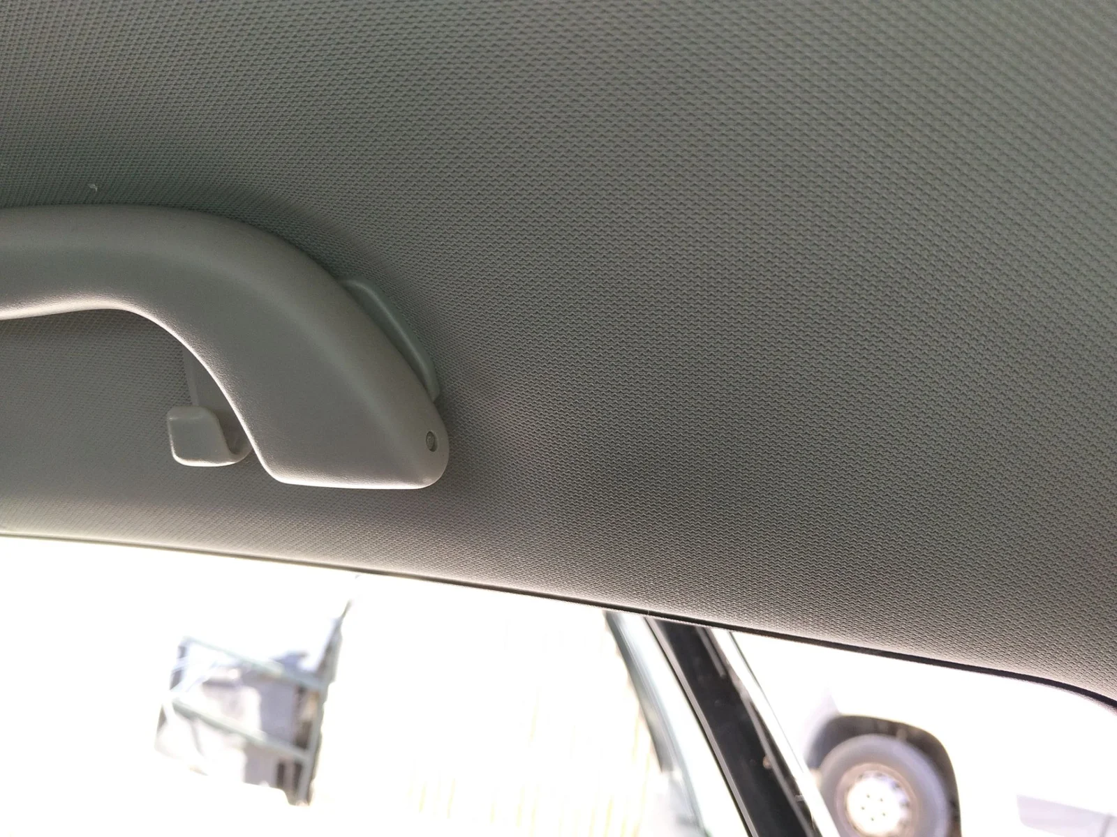 Foto de ASIDERO TECHO TRASERO IZQUIERDO MAZDA 6 BERLINA (GH) 2.2 Turbodiesel CAT (163 CV / 120 KW) referencia D351-69-470AFKZ