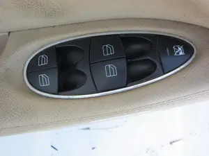 Foto de MANDO ELEVALUNAS DELANTERO IZQUIERDO MERCEDES-BENZ CLS (BM 219) 3.0 CDI CAT (224 CV / 165 KW)