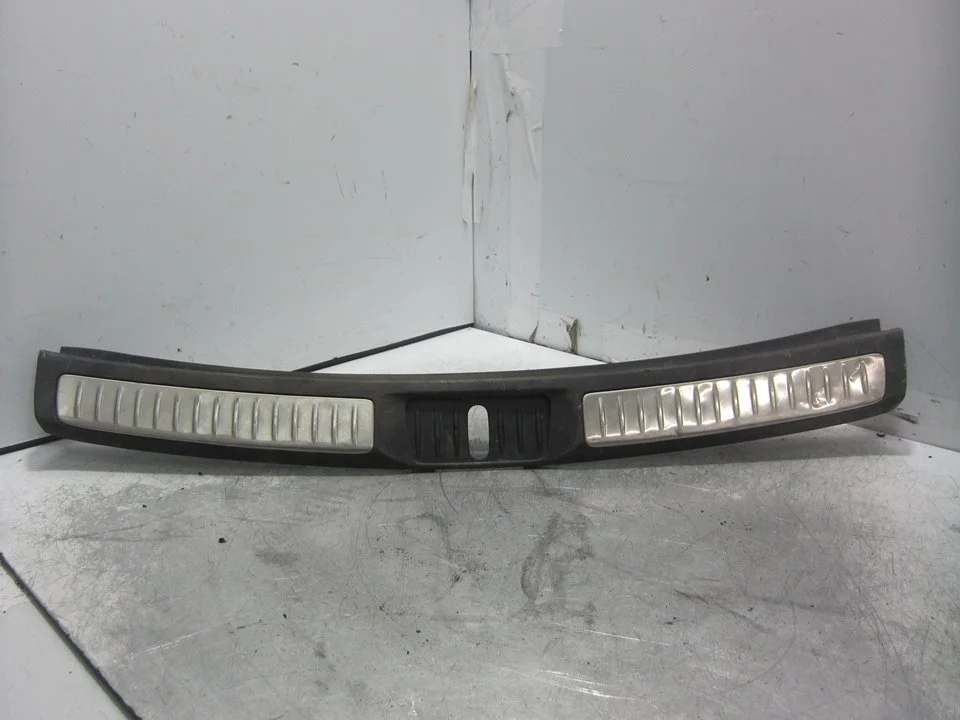 Foto de EMBELLECEDOR TOYOTA AVENSIS CROSS SPORT (T27) 1.8 16V CAT (147 CV / 108 KW) referencia 5838705110
