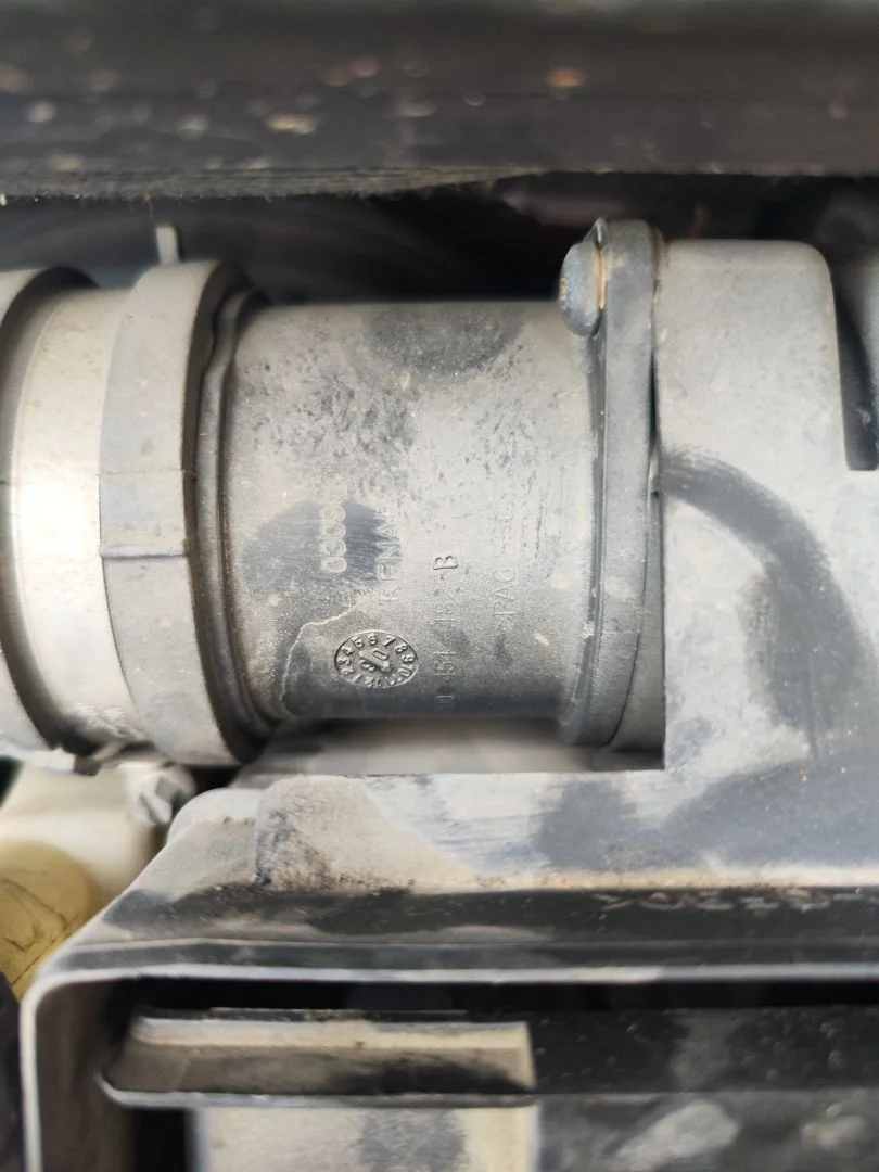 Foto de CAUDALIMETRO RENAULT CLIO III 1.5 dCi Diesel CAT (86 CV / 63 KW)