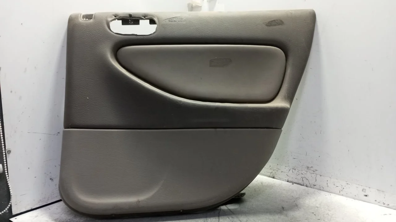 Foto de GUARNECIDO PUERTA TRASERA DERECHA CHRYSLER SEBRING JR 41 BERLINA 2.7 CAT (203 CV / 149 KW) referencia 0UL141L5AE