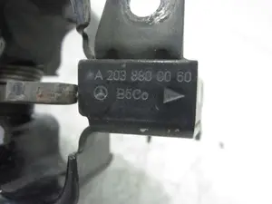 Foto de CERRADURA CAPO MERCEDES-BENZ CLASE C (BM 203) SPORTCOUPE 2.2 CDI CAT (150 CV / 110 KW) referencia A2038800060 foto 2