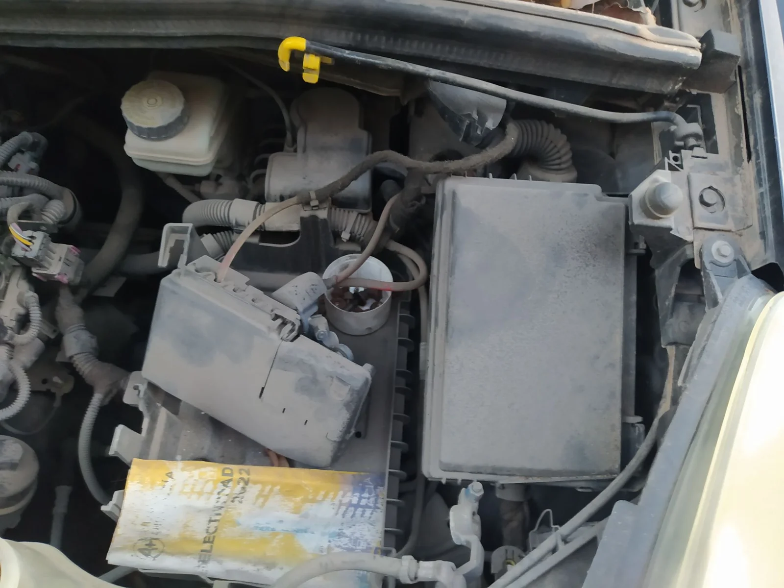 Foto de CAJA RELES / FUSIBLES OPEL CORSA D 1.2 16V CAT (Z 12 XEP / LB4) (80 CV / 59 KW) referencia 93196921