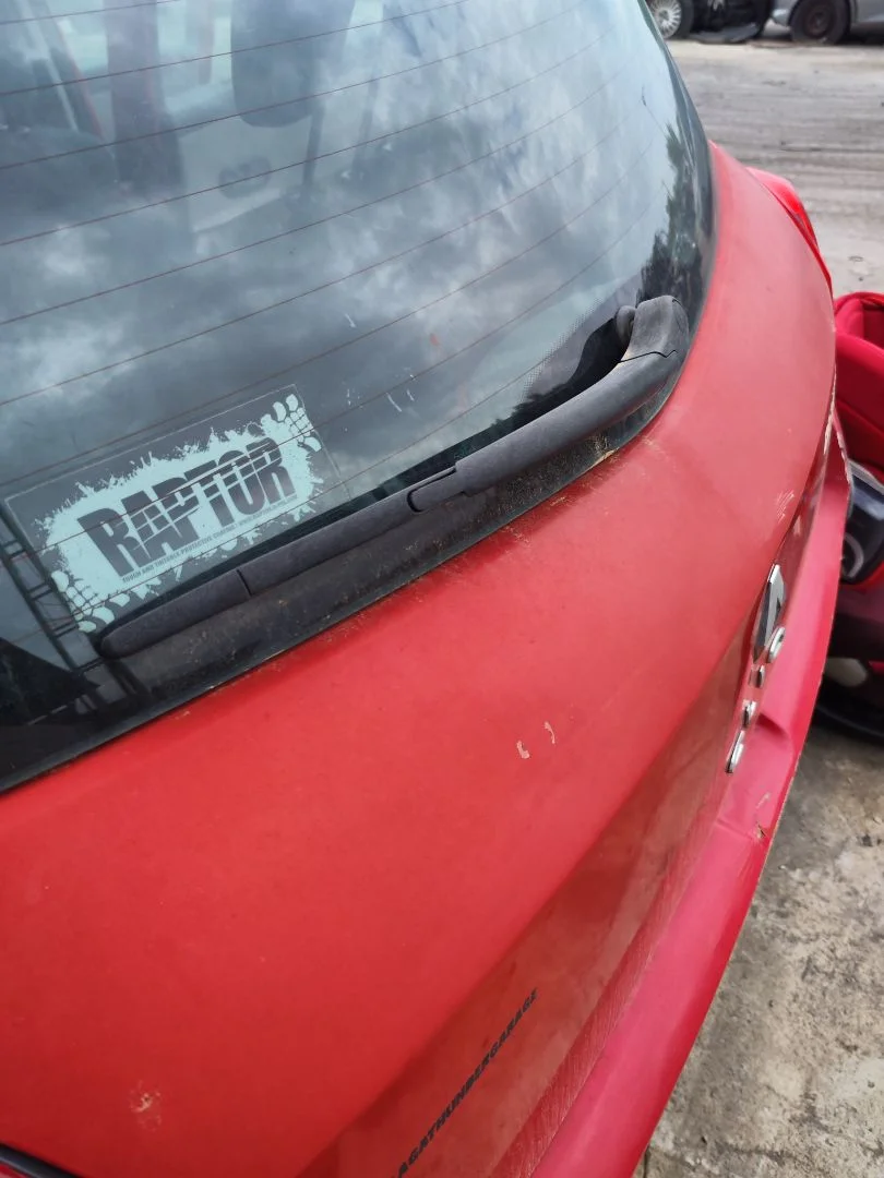 Foto de BRAZO LIMPIA TRASERO RENAULT CLIO III 1.5 dCi Diesel CAT (86 CV / 63 KW)