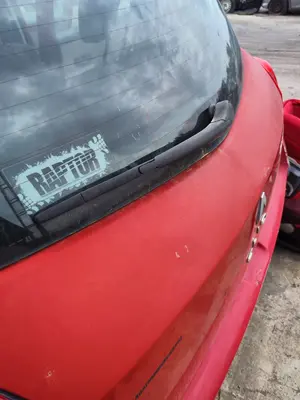 Foto de BRAZO LIMPIA TRASERO RENAULT CLIO III 1.5 dCi Diesel CAT (86 CV / 63 KW)