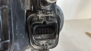 Foto de FARO DERECHO VOLKSWAGEN GOLF IV BERLINA (1J1)(10.1997) 1.9 TDI (110 CV / 81 KW) referencia 1J1941018F foto 3