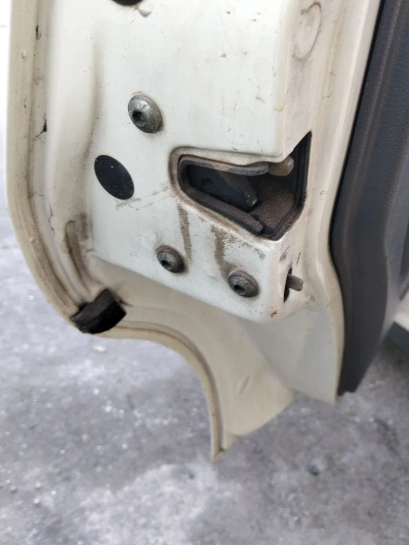 Foto de CERRADURA PUERTA TRASERA IZQUIERDA SEAT IBIZA (6K1) 1.9 TDI (90 CV / 66 KW) referencia 6K4839016G