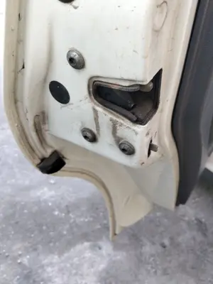 Foto de CERRADURA PUERTA TRASERA IZQUIERDA SEAT IBIZA (6K1) 1.9 TDI (90 CV / 66 KW) referencia 6K4839016G