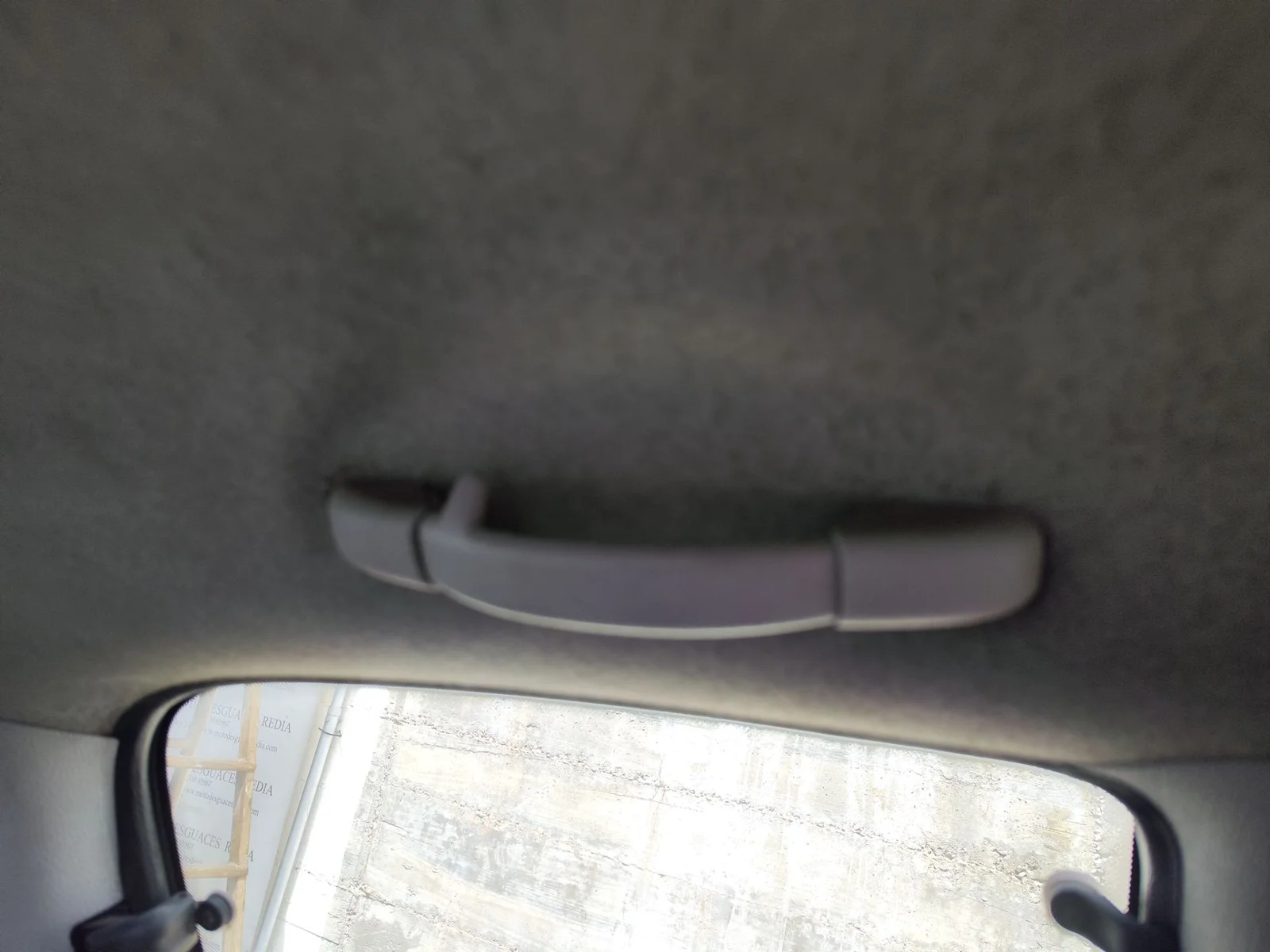 Foto de ASIDERO TECHO TRASERO IZQUIERDO PEUGEOT 206 1.4 (75 CV / 55 KW) referencia 9128K5