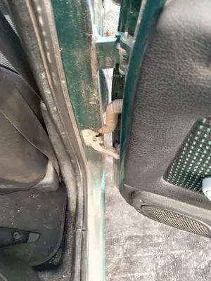 Foto de RETENEDOR PUERTA PEUGEOT 106 (S2) 1.1  (60 CV / 44 KW)