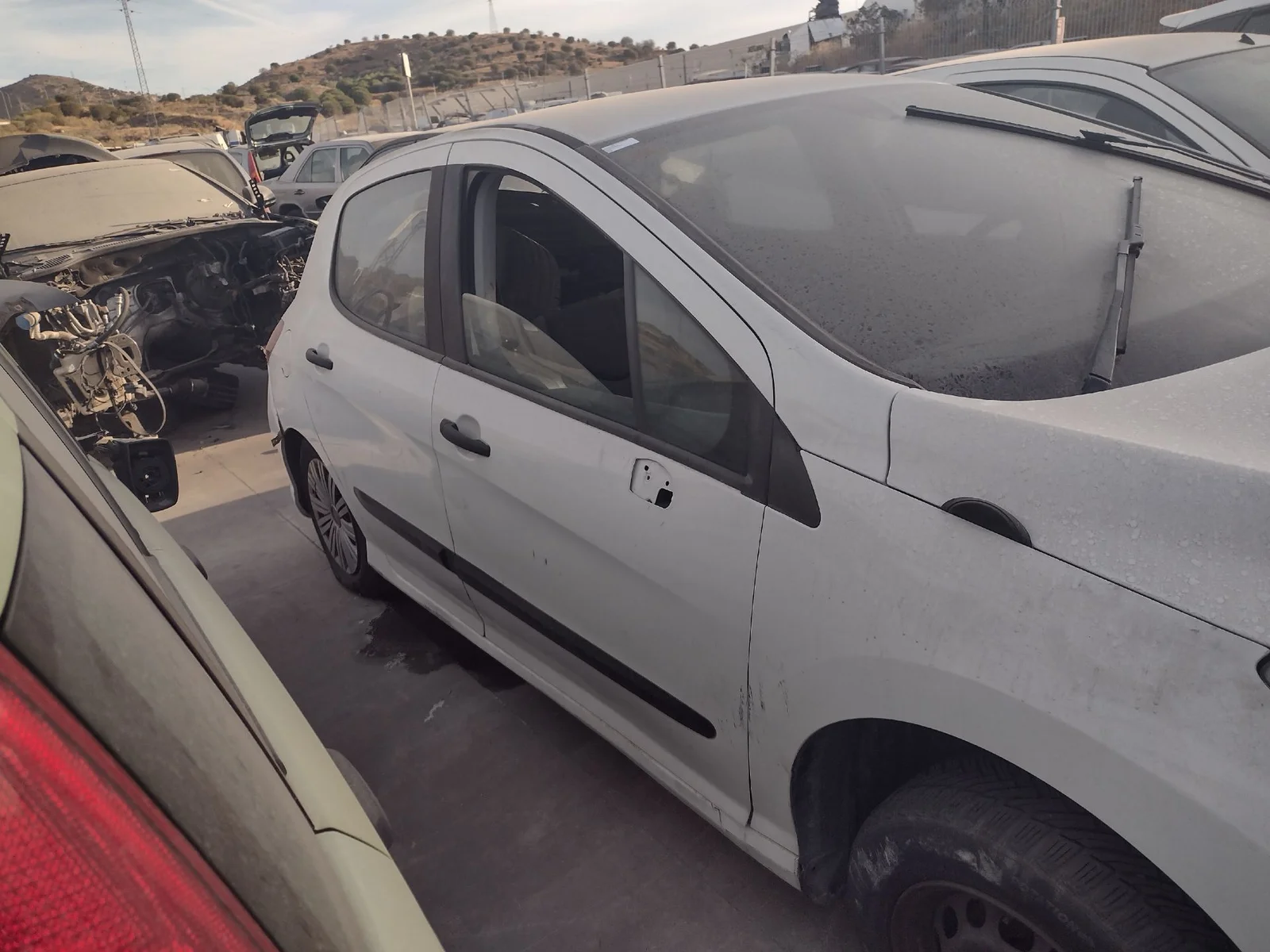 Foto de PUERTA DELANTERA DERECHA PEUGEOT 308 1.6 16V HDi FAP (92 CV / 68 KW) referencia 9004Z4