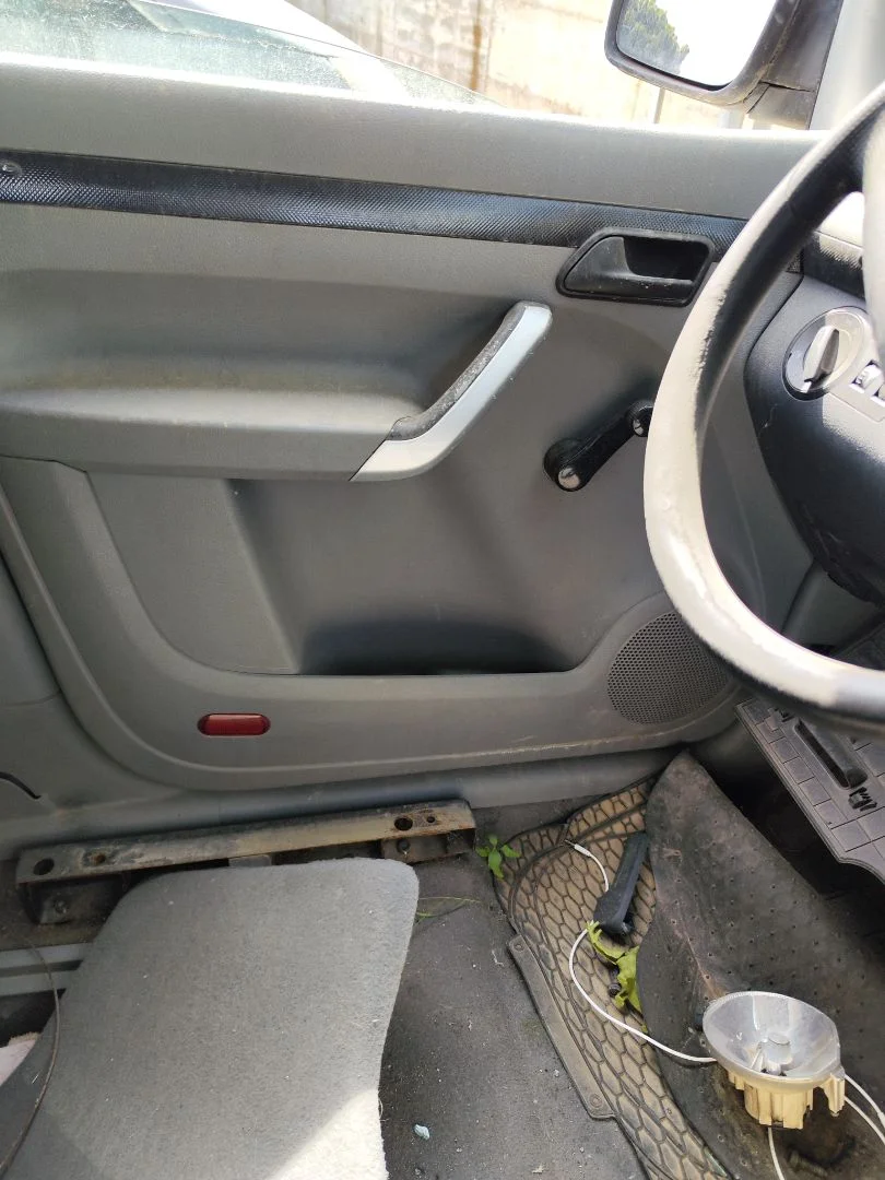 Foto de CENTRALITA CONFORT VOLKSWAGEN CADDY (2K)(02.2004) 1.9 TDI (BSU) (75 CV / 55 KW)