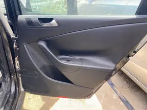 Foto de GUARNECIDO PUERTA TRASERA DERECHA VOLKSWAGEN PASSAT VARIANT (3C5) 2.0 TDI DPF (170 CV / 125 KW) referencia 3C9867212EGFKZ