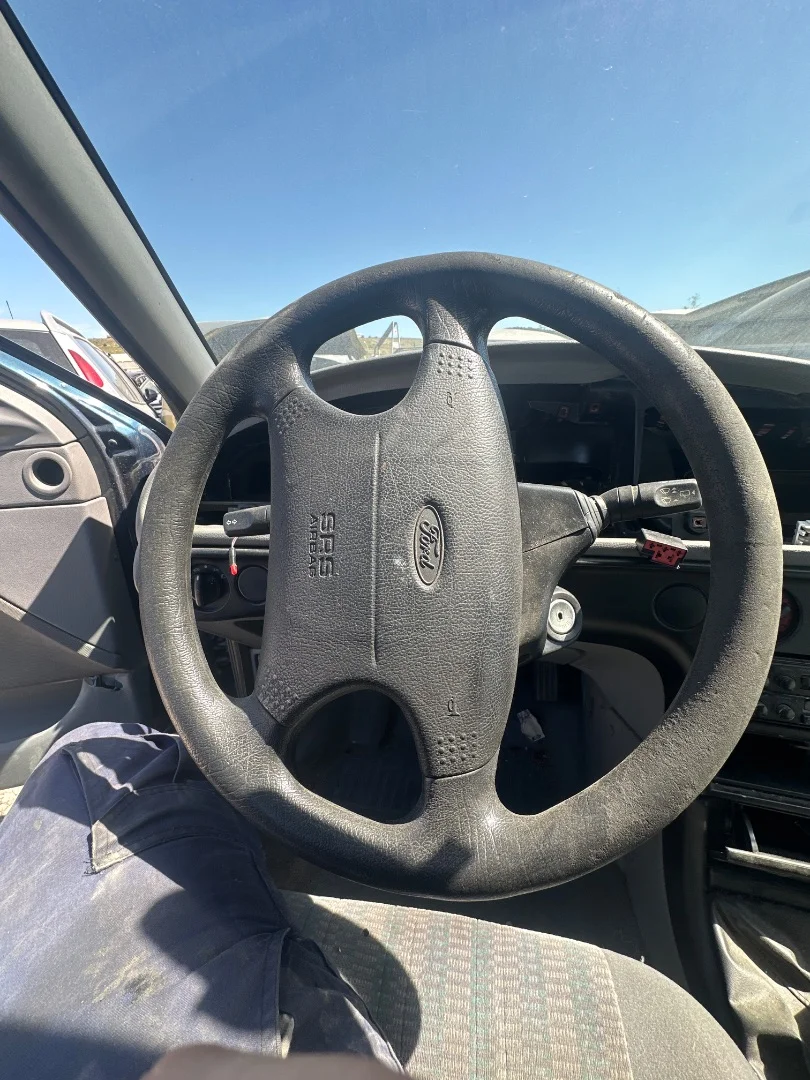 Foto de VOLANTE FORD MONDEO FD BERL./TURNIER 1.8 16V CAT (116 CV / 85 KW)