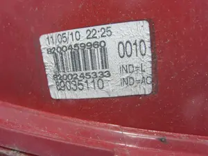 Foto de PILOTO TRASERO DERECHO RENAULT CLIO III 1.5 dCi Diesel CAT (86 CV / 63 KW) referencia 8200459960 foto 6