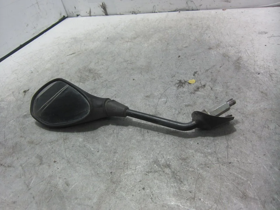 Foto de RETROVISOR DERECHO PIAGGIO (VESPA) VESPA GTS 124 cm3 - 11 kW (15 CV / 11 KW) referencia E11..1094