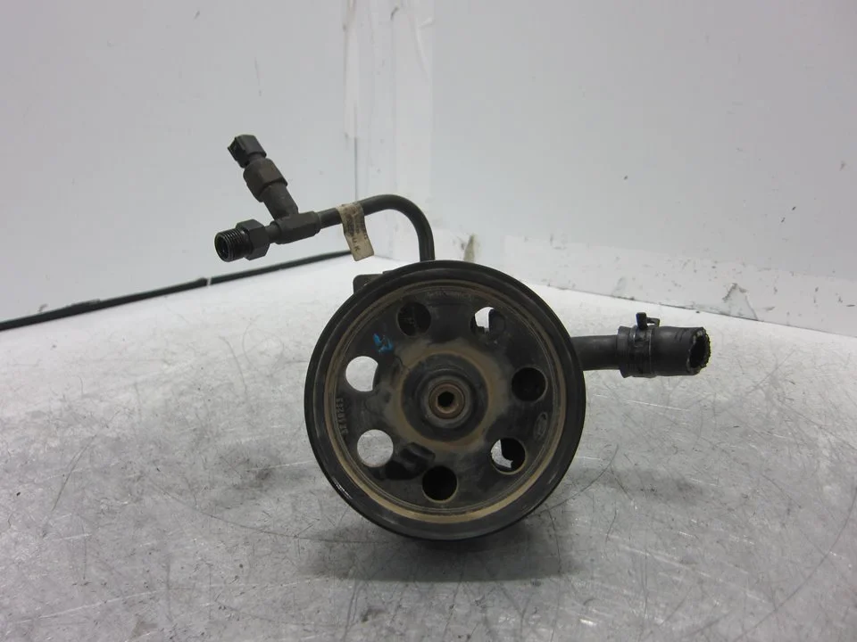 Foto de BOMBA DIRECCION FORD FOCUS FAMILIAR (CAK) referencia 9AB0802