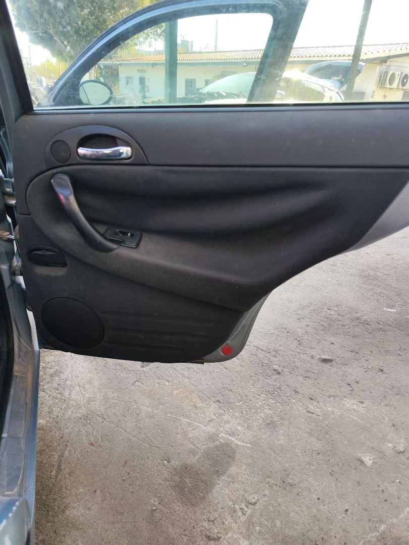 Foto de GUARNECIDO PUERTA TRASERA DERECHA ALFA ROMEO 147 (190) 1.9 JTD CAT (110 CV / 81 KW)