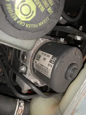 Foto de ABS OPEL ASTRA H CARAVAN 1.9 16V CDTI CAT (Z 19 DTH / LRD) (150 CV / 110 KW) foto 2