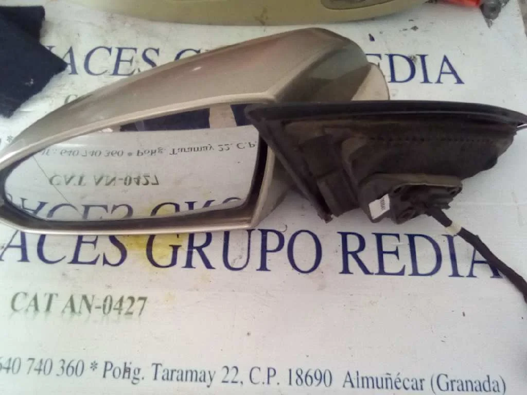 Foto de RETROVISOR IZQUIERDO PEUGEOT 106 (S1)(08.1991) 1.1 (60 CV / 44 KW) referencia 7700304834