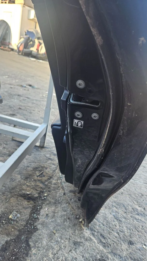 Foto de CERRADURA PUERTA TRASERA DERECHA TOYOTA AVENSIS CROSS SPORT (T27) 1.8 16V CAT (147 CV / 108 KW) referencia 6906005051