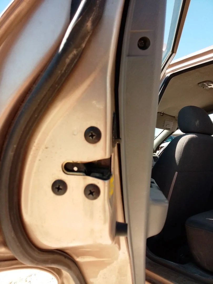 Foto de CERRADURA PUERTA TRASERA IZQUIERDA KIA RIO (BC) 1.3 CAT (75 CV / 55 KW) referencia 81425FD000