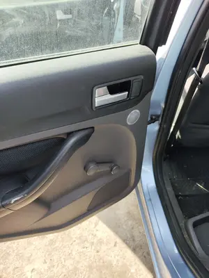 Foto de ELEVALUNAS TRASERO IZQUIERDO FORD FOCUS BERLINA (CAP) 1.8 TDCi Turbodiesel CAT (116 CV / 85 KW)