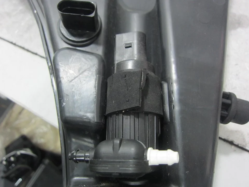 Foto de BOMBA LIMPIA PORSCHE MACAN (95BA) referencia 1K6955651