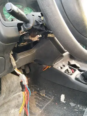 Foto de COLUMNA DIRECCION PEUGEOT 106 (S2) 1.1  (60 CV / 44 KW)