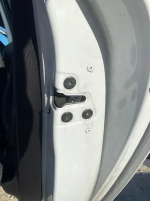 Foto de CERRADURA PUERTA TRASERA DERECHA SMART FORFOUR