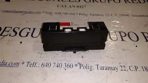 Foto de PANTALLA MULTIFUNCION RENAULT MEGANE II CLASSIC BERLINA referencia 8200107839 foto 1
