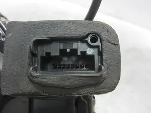 Foto de CERRADURA PUERTA DELANTERA DERECHA VOLKSWAGEN TIGUAN (AD1) 2.0 TDI DPF (239 CV / 176 KW) referencia 5NA839016B foto 5