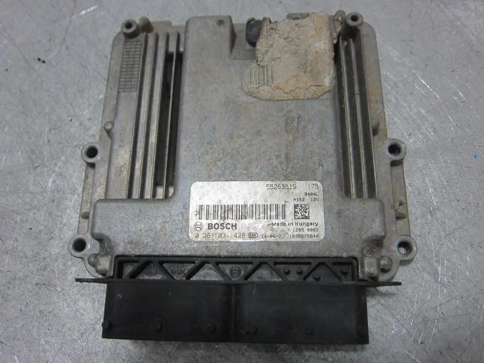 Foto de CENTRALITA MOTOR UCE ALFA ROMEO GIULIETTA (191) 2.0 JTDM CAT (175 CV / 129 KW) referencia 55263519