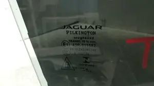 Foto de LUNA TRASERA DERECHA JAGUAR XF 2.0 Diesel CAT (163 CV / 120 KW) referencia 43R011582 foto 2
