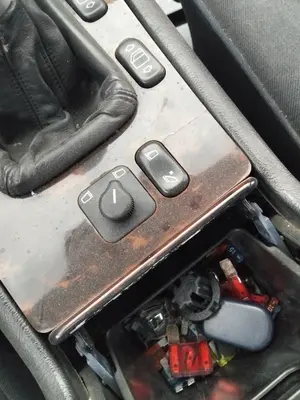 Foto de MANDO RETROVISOR MERCEDES-BENZ CLASE E (BM 210) BERLINA 3.0 Diesel CAT (136 CV / 100 KW)