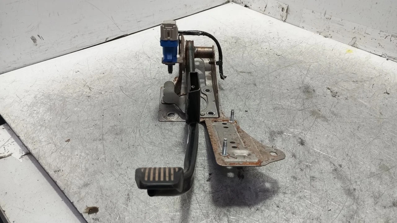 Foto de PEDAL FRENO FORD FOCUS BERLINA (CEW) 1.0 EcoBoost CAT (125 CV / 92 KW) referencia BV612467GC