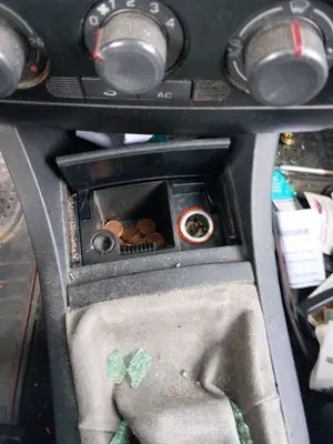 Foto de CENICERO SEAT CORDOBA BERLINA (6L2) 1.9 SDI (64 CV / 47 KW)