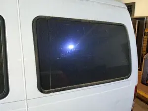Foto de LUNA CUSTODIA TRASERA IZQUIERDA PEUGEOT EXPERT FURGÓN COMFORT (1995)