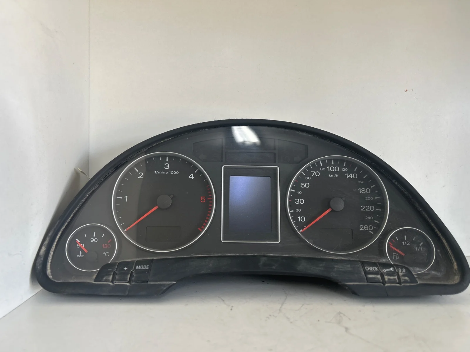 Foto de CUADRO INSTRUMENTOS AUDI A4 BERLINA (8E) 2.0 TDI (140 CV / 103 KW) referencia 1036901830
